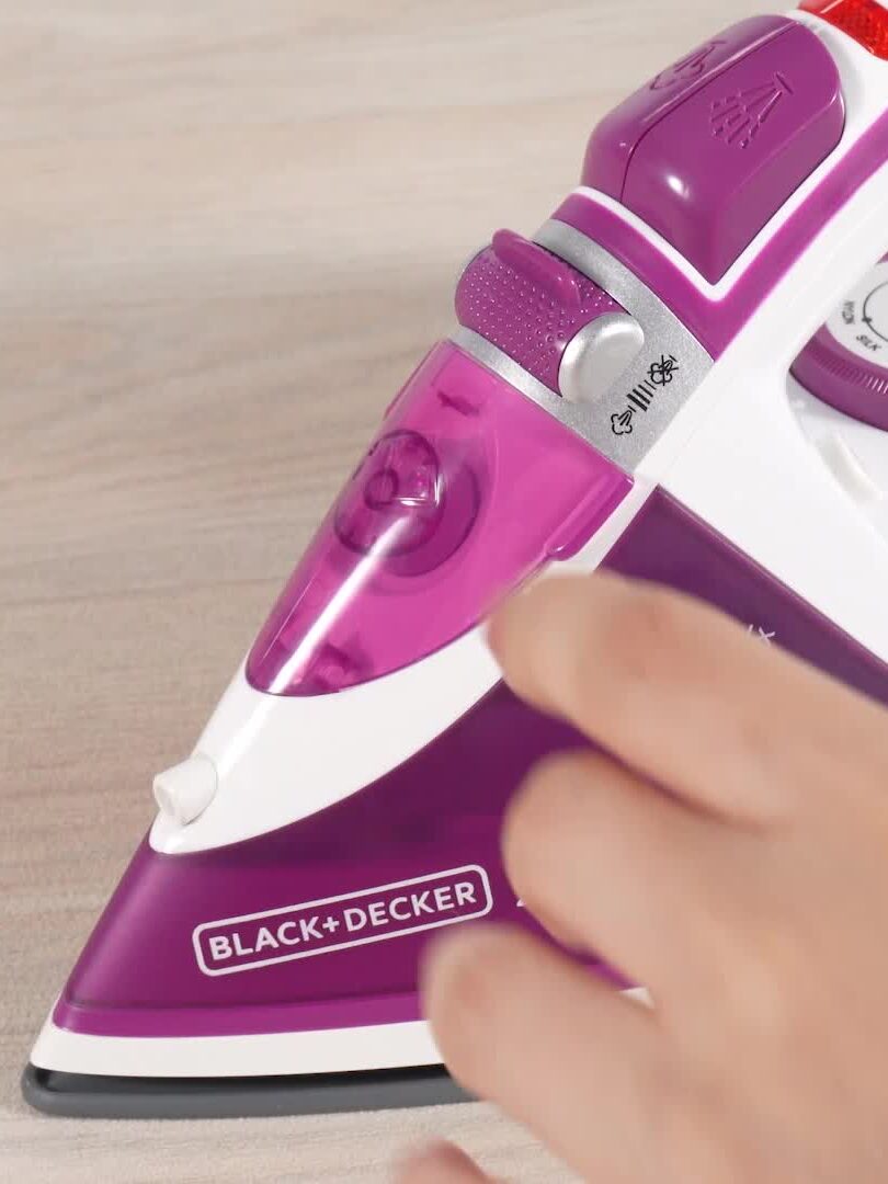 Black&Decker Non-Stick Pink Iron